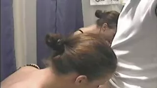 Ta imeb varda, haarates riista. hay sex porno