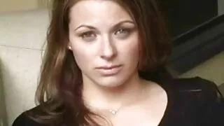 Seisa üürileandja xxl seks porno liikme all.