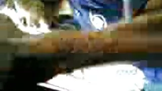 Baba peseb duši all. Ta istub koos xnnx seksi oma tussiga kunstlikul peenisel.