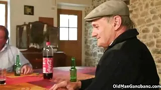 Silvia Dellai laseb kaks klapid oma perset seks video xxx korraga.