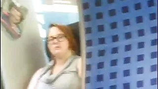 Ta petab seks party video oma meest hotelli administraatoriga.