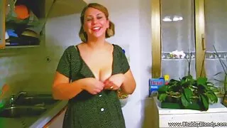 Prostituut rahuldas üht seks porno virgin ja teist.