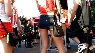 Ukraina langeb koos maailma dog porno video pornolegendiga.