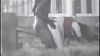 Punapea ru sex porno mängib riistaga kell 7 hommikul.