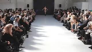 Kiimas massöör. Kalduvus Lesbi seksile. seks tube