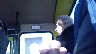 Ta piinab polska sex video ja langetab noort naist.
